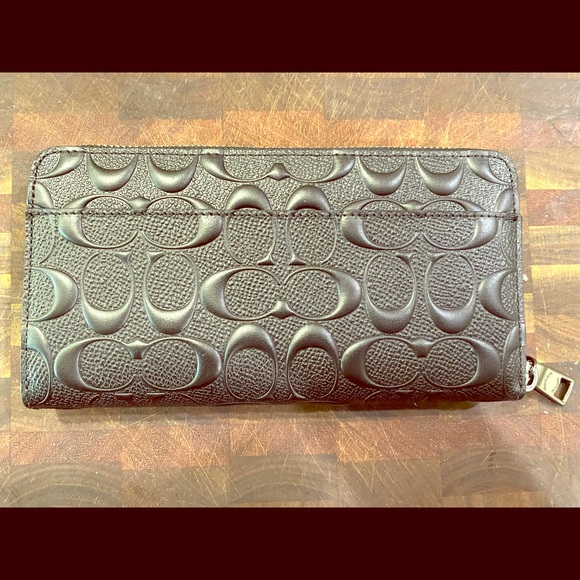 Coach Wallet - Picture 1 of 4